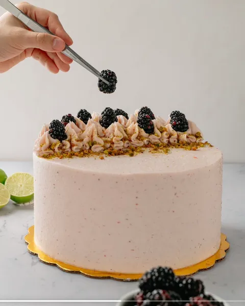 BlackBerry Lemon Familiar de SOAD Bakery para 12 a 15 personas