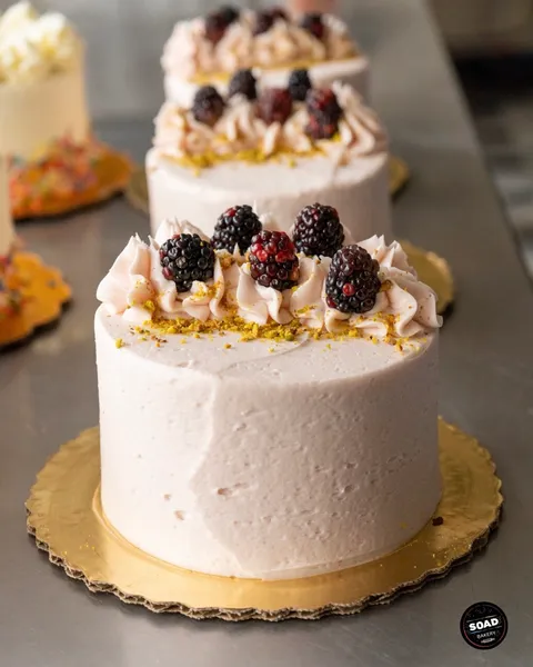 BlackBerry Lemon Cake de SOAD Bakery para 5 personas